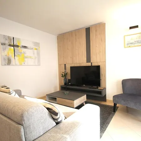 Garden Palace D414 Apartman *