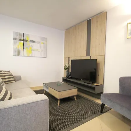 Garden Palace D414 Apartman